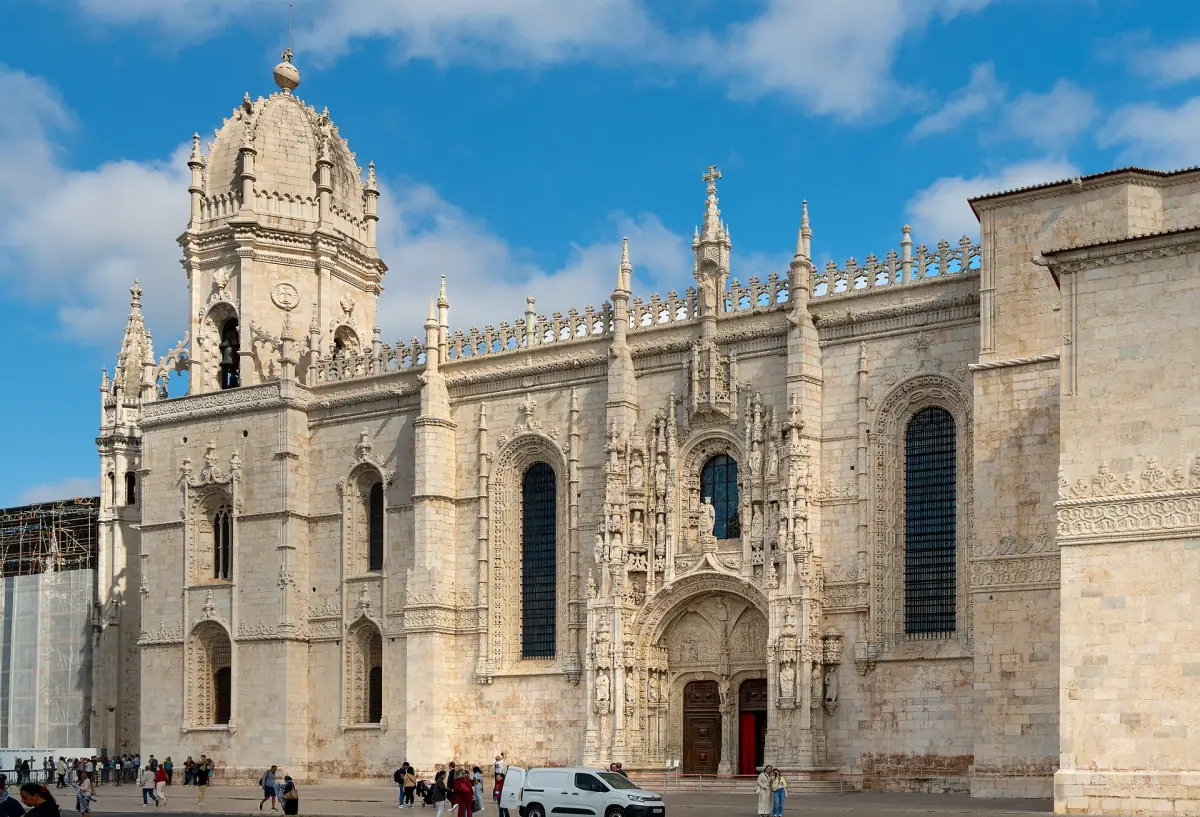 The ornate façade of the Jerónimos Monastery