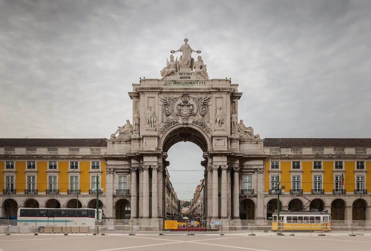 The Rua Augusta arch leading into the Baixa